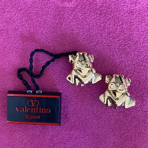 Valentino Jewelry - Vintage Valentino Frog Earrings ✨firm price✨